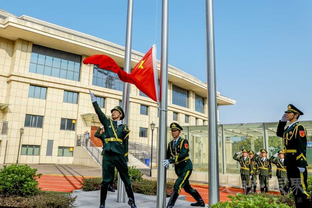 陈智强-向国旗敬礼JWDFt6Nc48.jpg