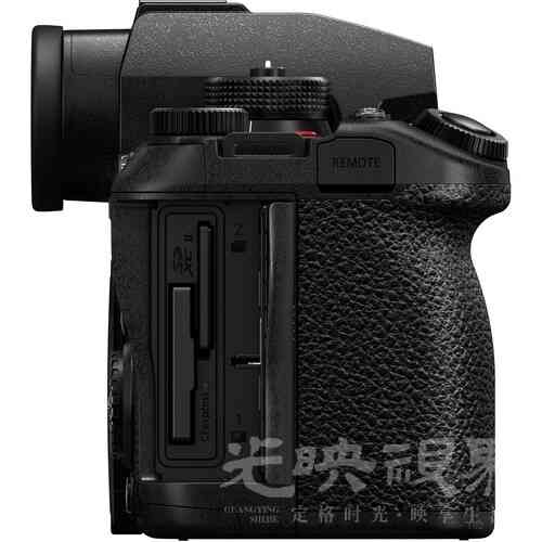Panasonic Lumix S1R II07.jpg