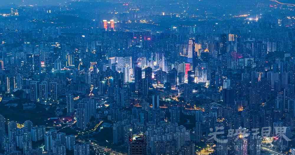 001《城市森林》-刘琳摄-13983265860-2023年7月18日，鸟瞰重庆江北区观音桥，城市建筑.jpg
