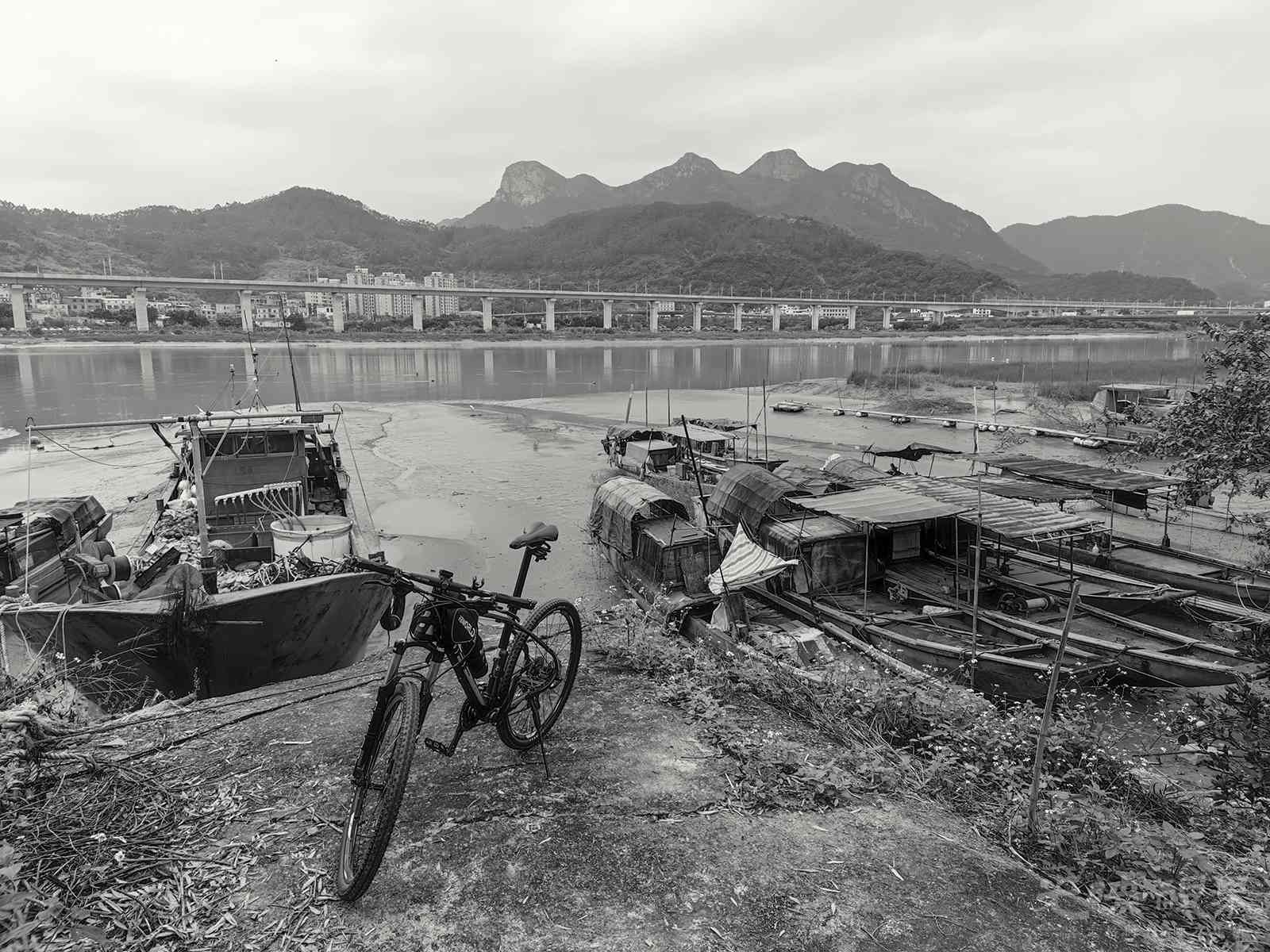 骑游塔礁岛011600.jpg