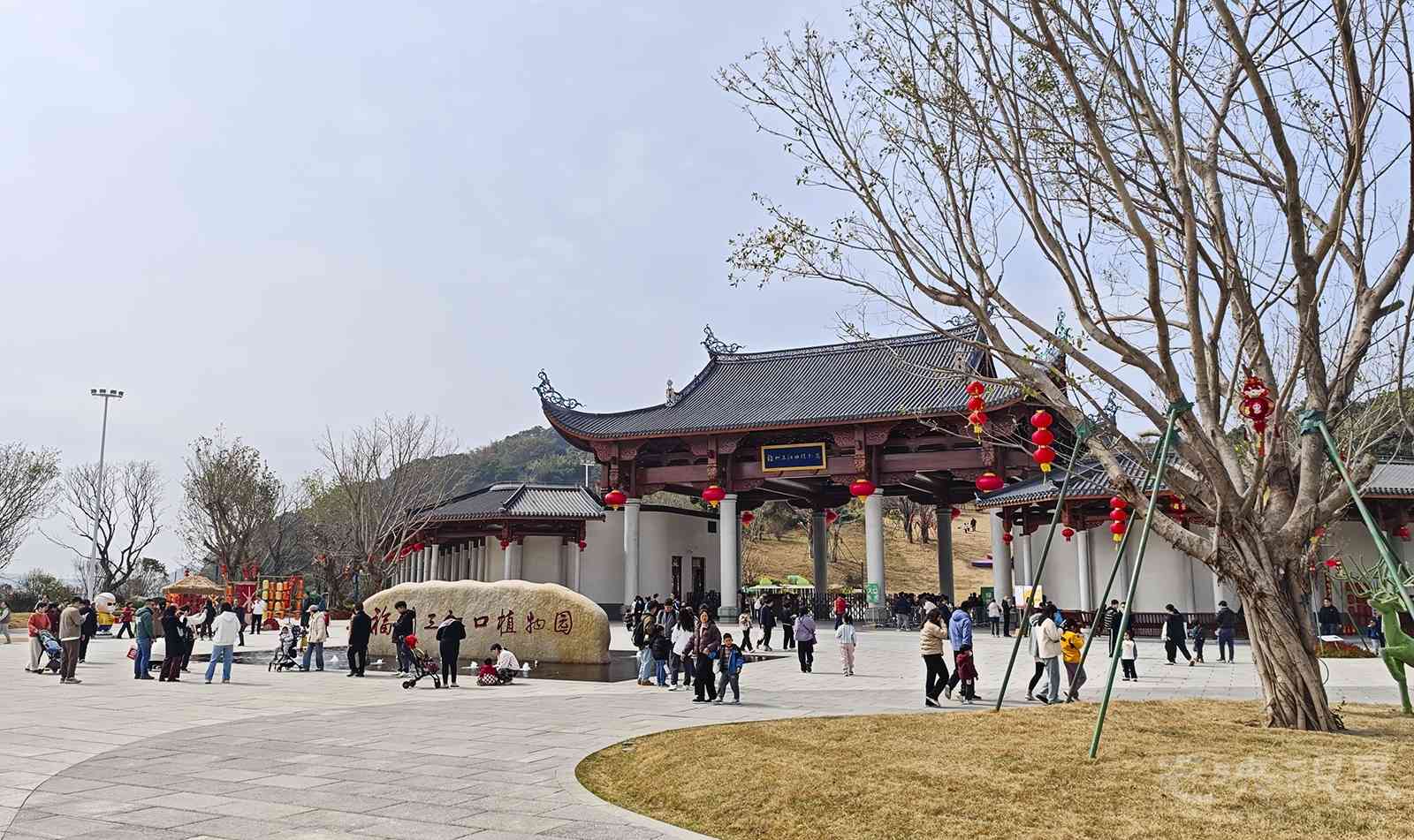 三江口植物园大门口1600.jpg