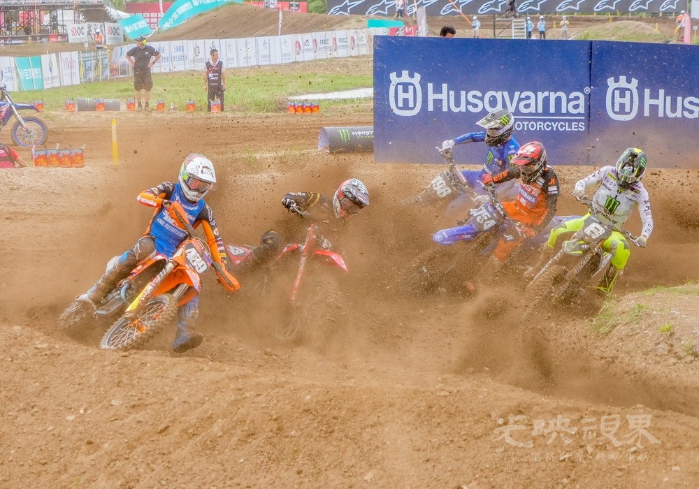 37.铁骑滚滚--2024.5.15摄于在上海越野赛车场举行的2024MXGP世界摩托车越野锦标赛上海.jpg