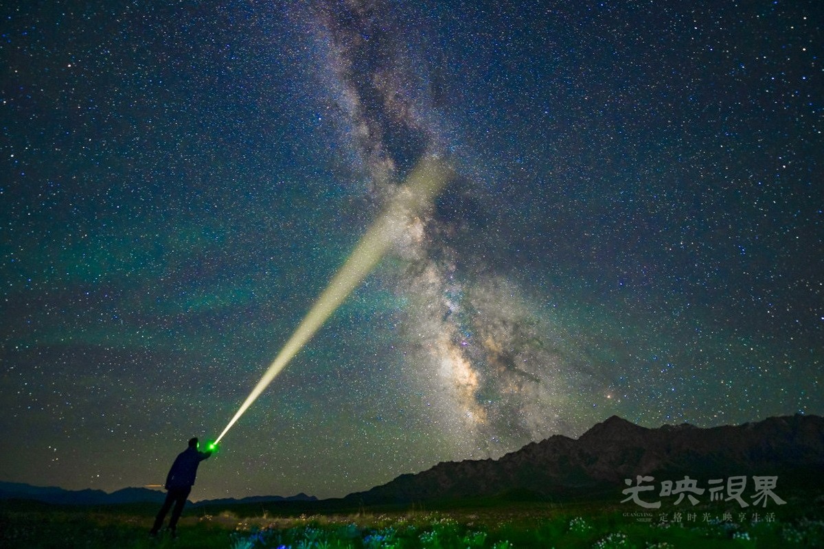 吴开春-祁连山下看星辰大海93PQ5JhHa5iH.jpeg