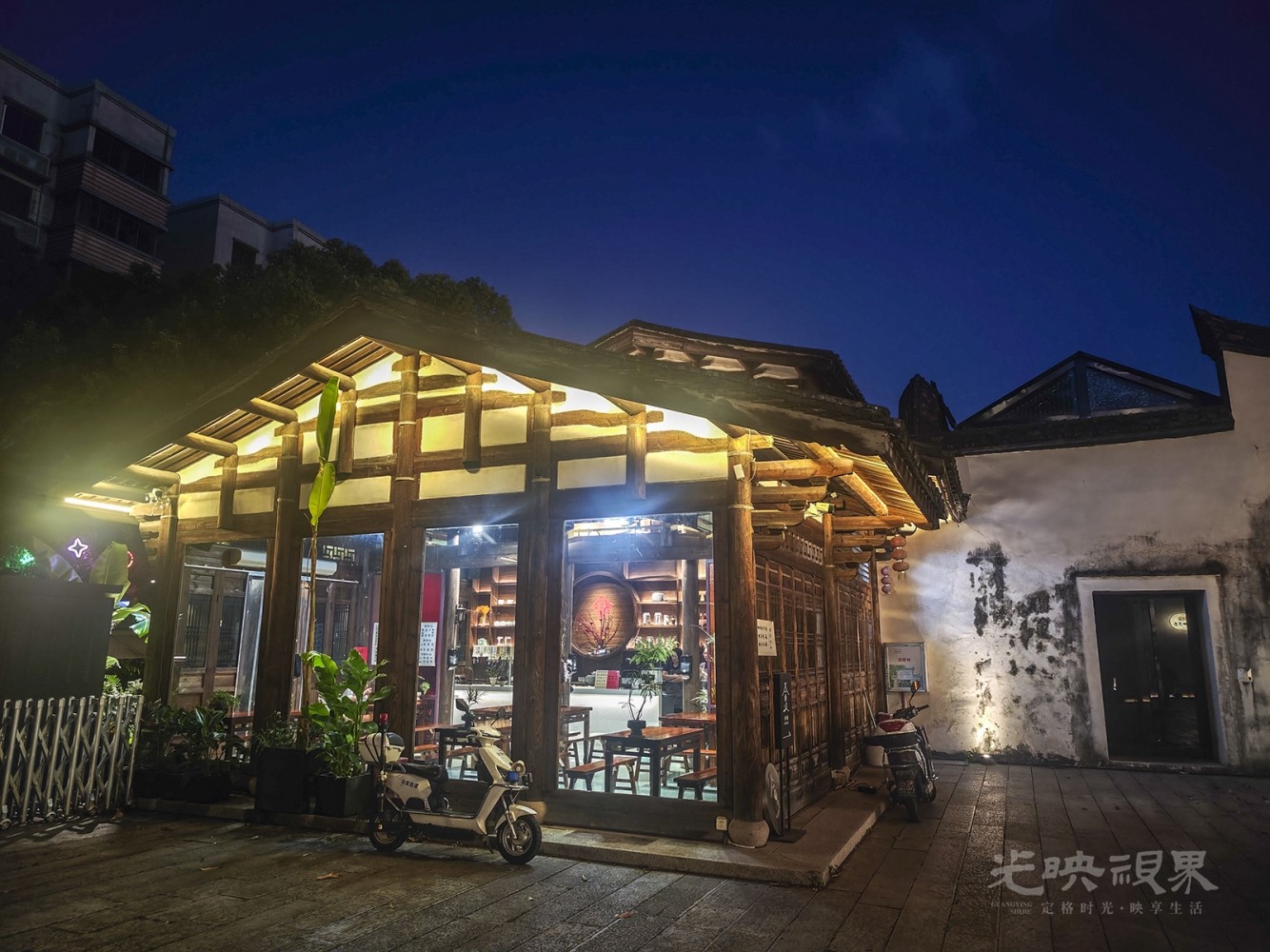 朱紫坊夜色021600.jpg
