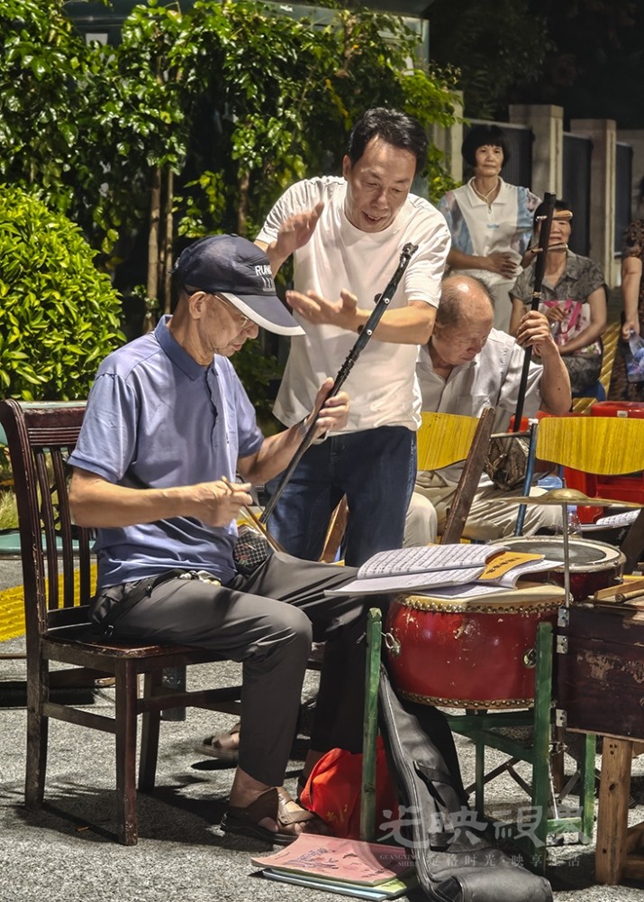 街头票友051024.jpg