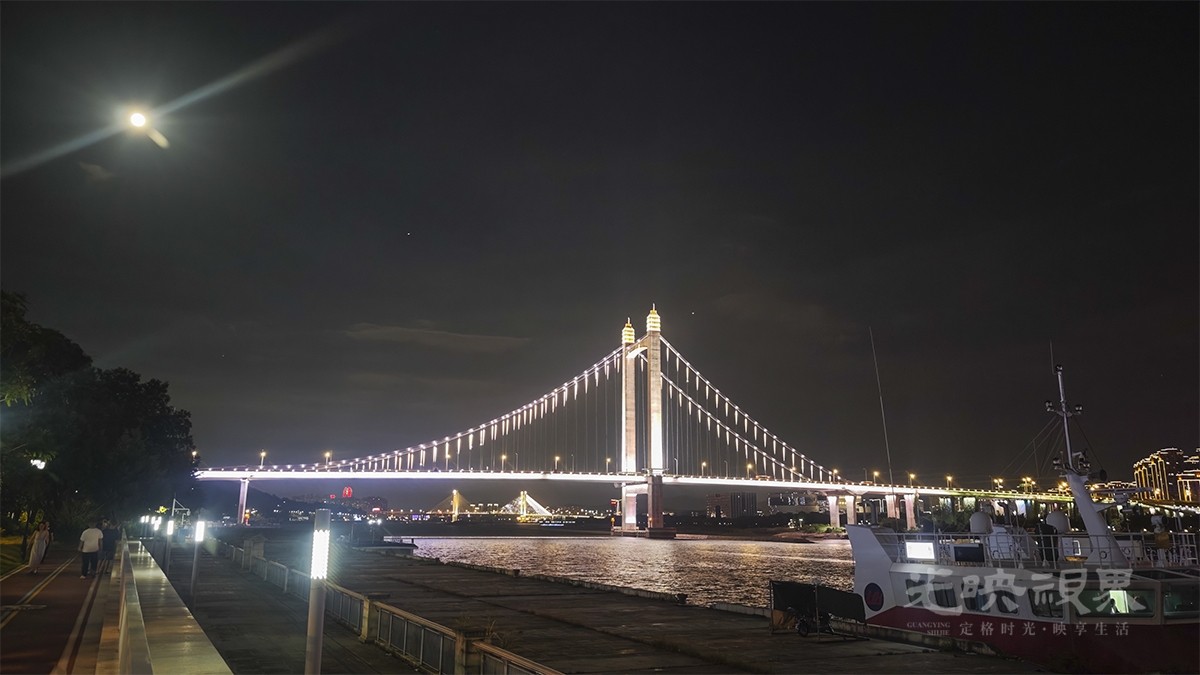 东江滨夜色021200.jpg