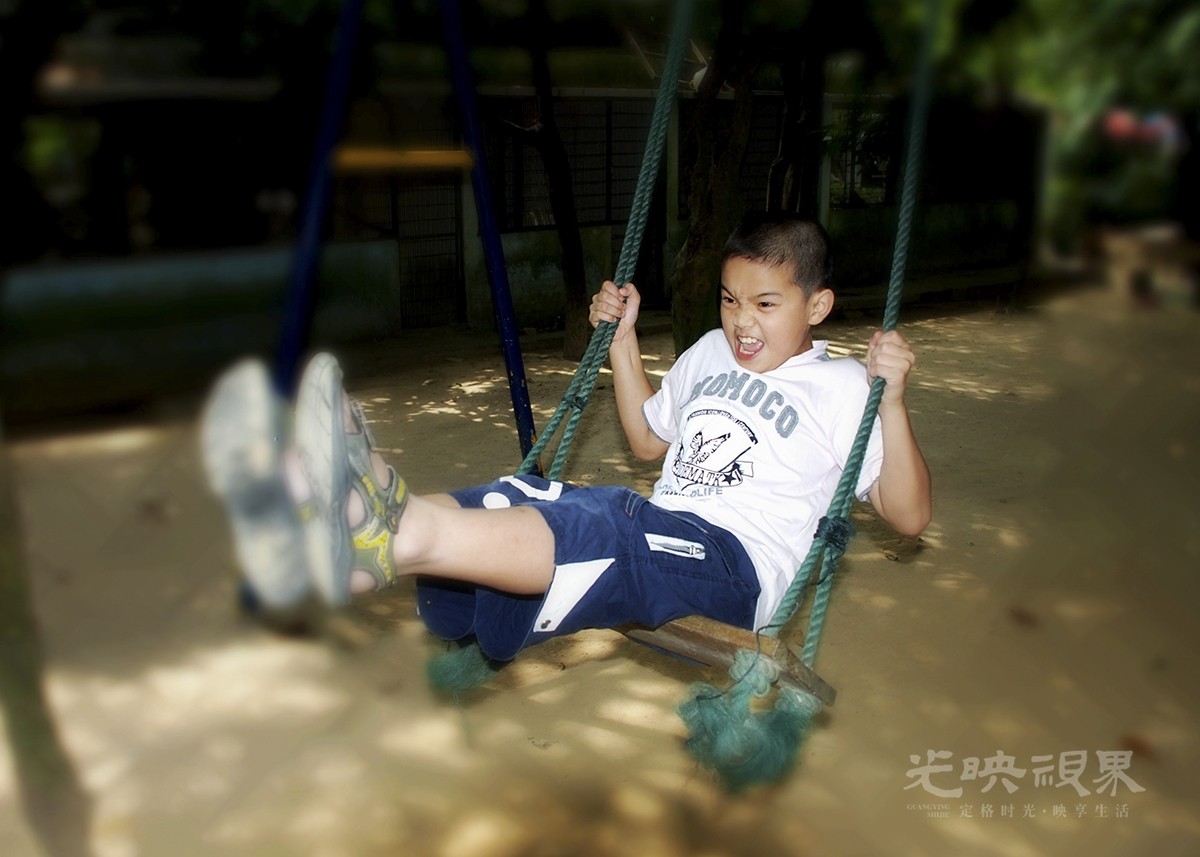 荡秋千1200.jpg