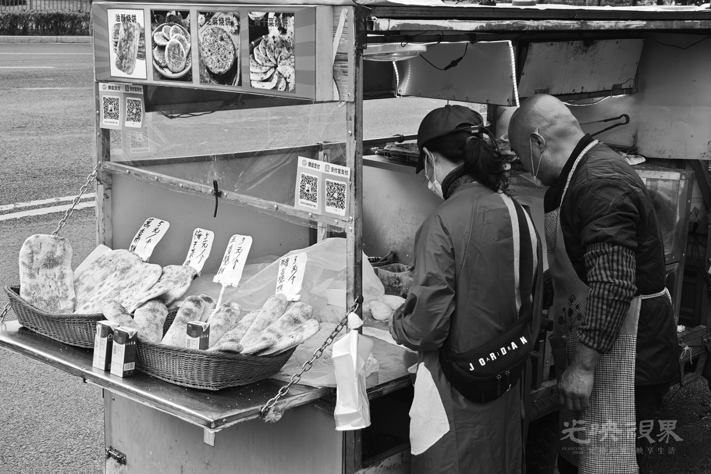 烧饼摊1600黑白版.jpg