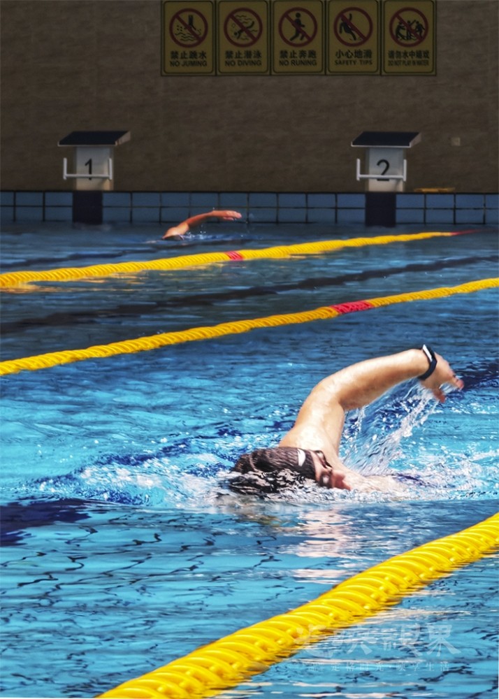 午间游泳031024.jpg