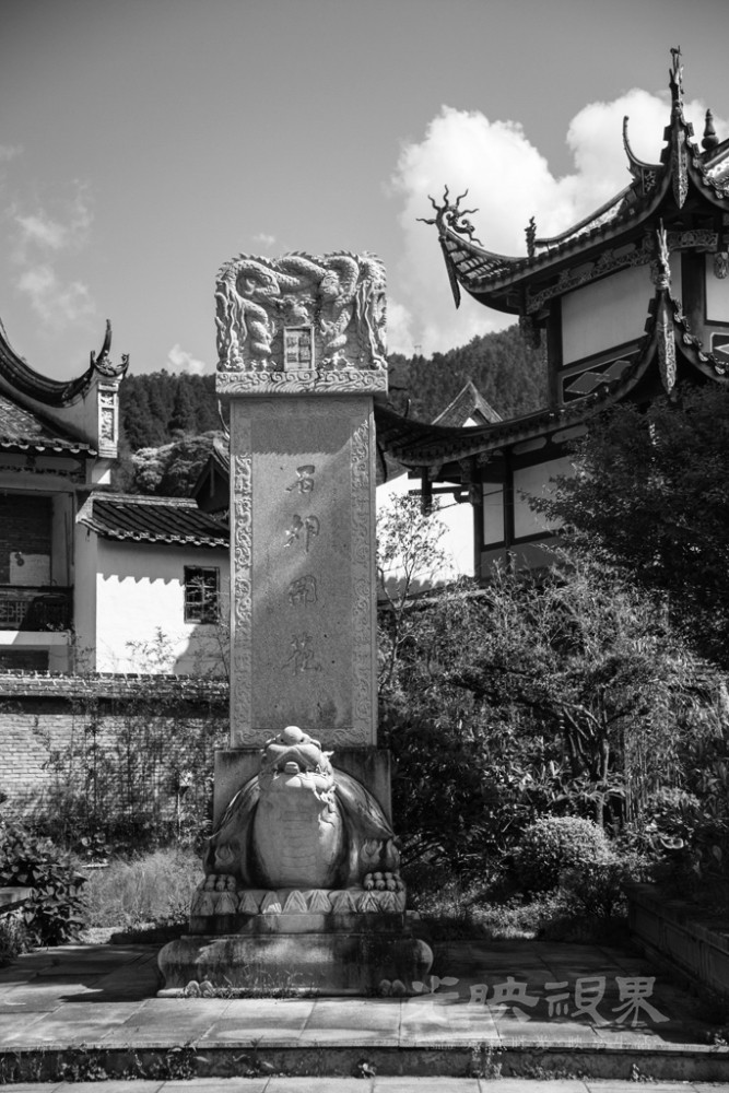 古刹拾影003黑白版1024.jpg