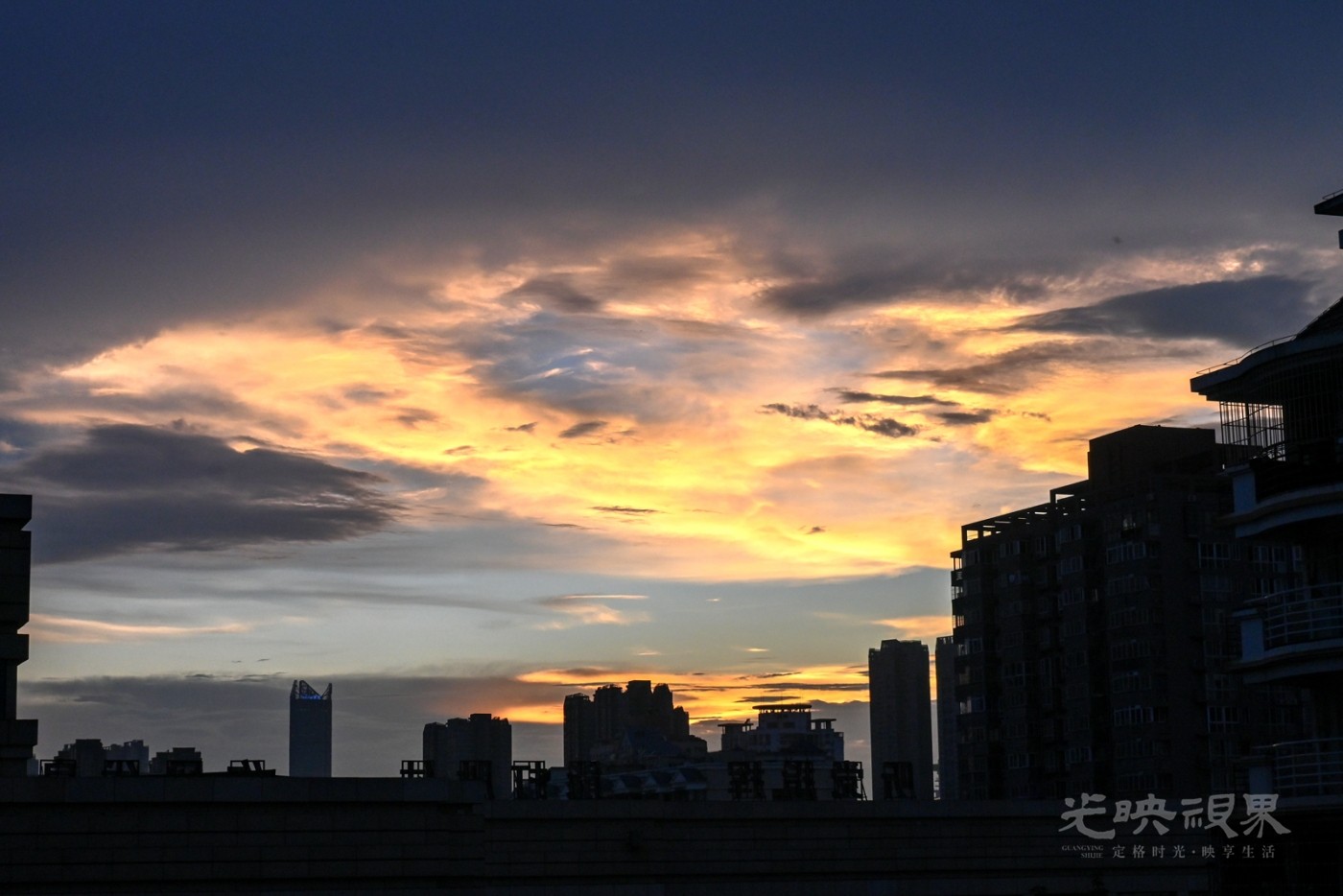 灿烂的晚霞021600.jpg