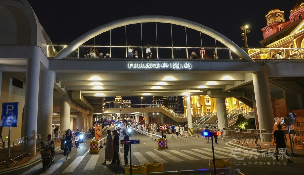 跨街天桥1200.jpg