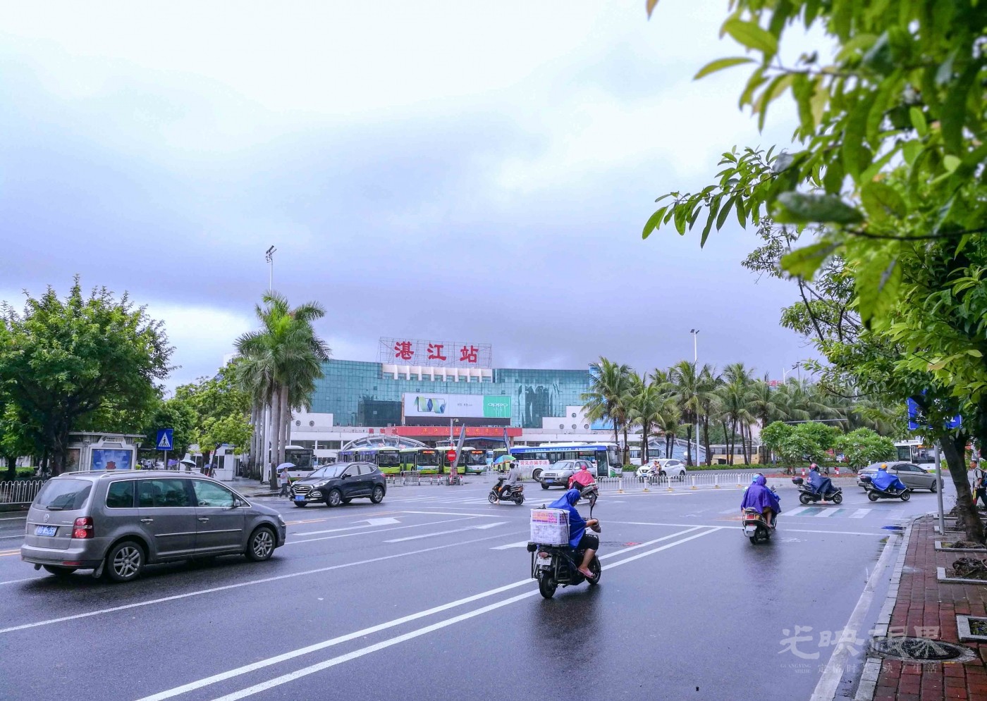 20180723湛江火车站.jpg