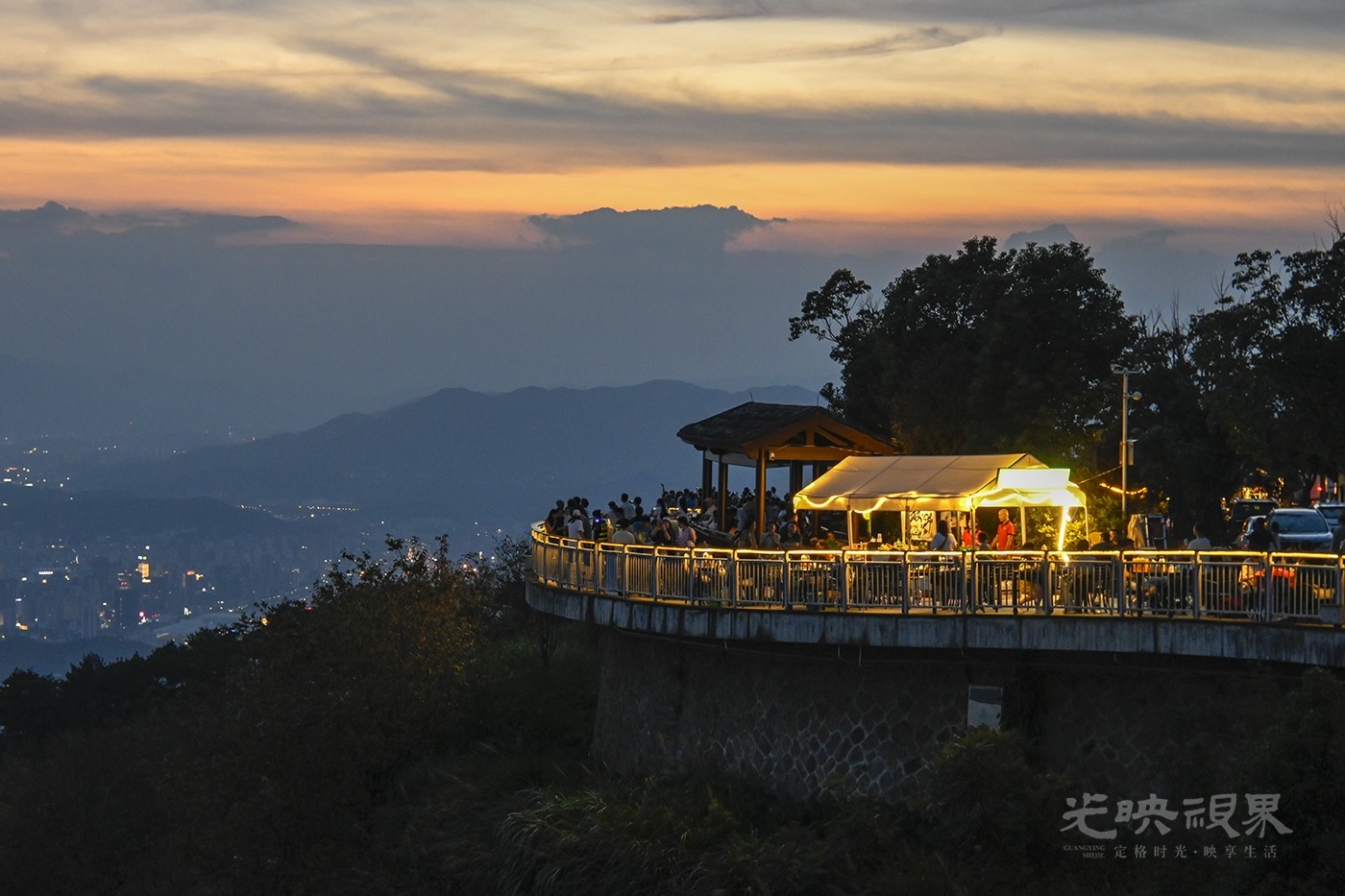 山巅纳凉031400.jpg