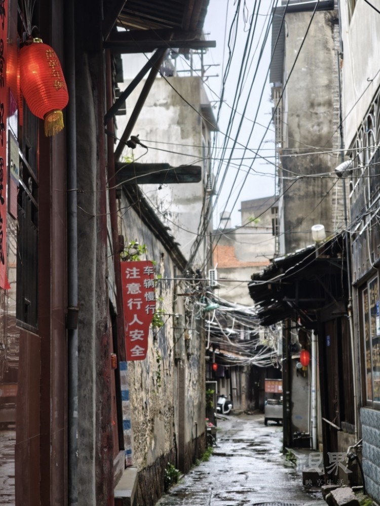 亭下街灯笼1024.jpg