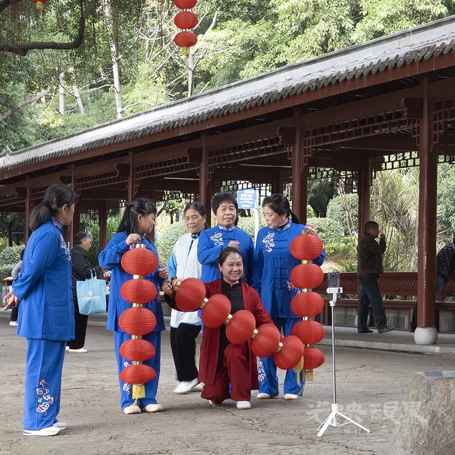 合影900.jpg