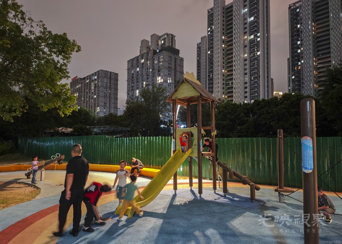 快乐的夜晚0031200.jpg