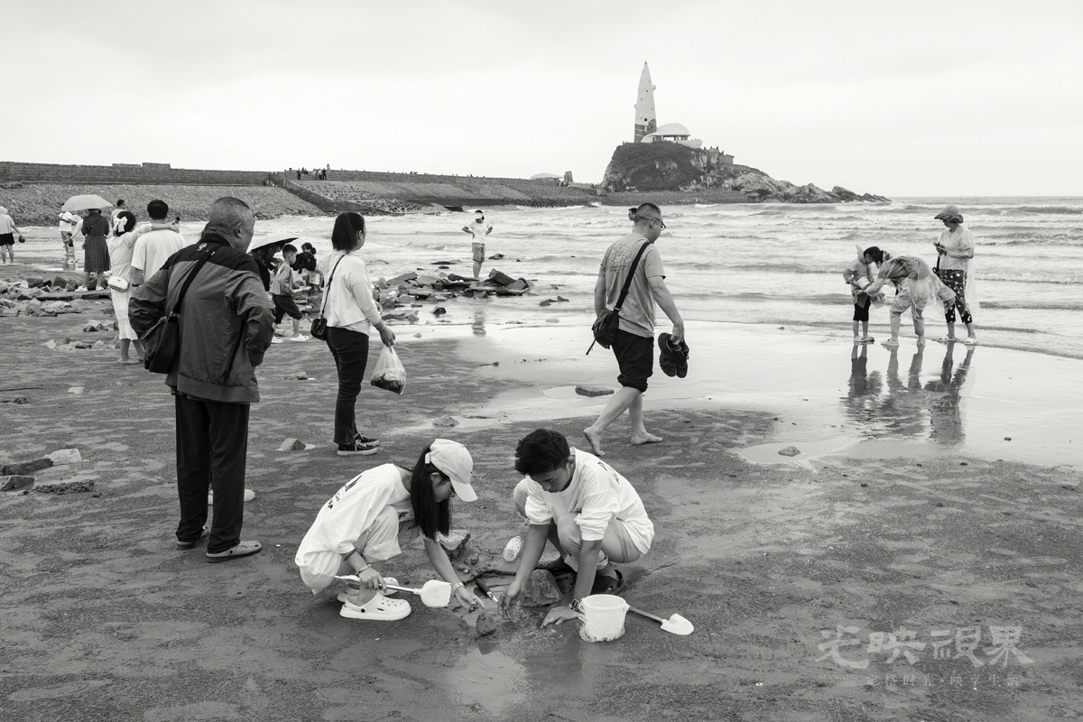 沙滩上的快乐011200.jpg