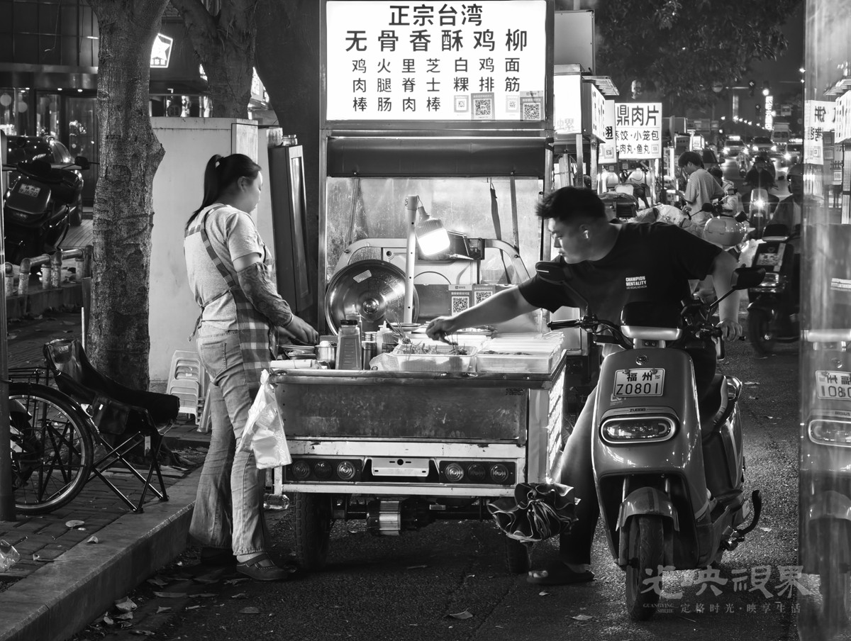 夜色烟火0051200.jpg